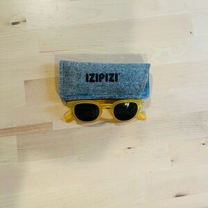 IZIPIZI Paris Sun Sunglasses - Honey Yellow Matte Frame with Grey Lenses
